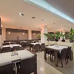 Hotel Cubix