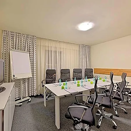 Hotel Cubix 4*