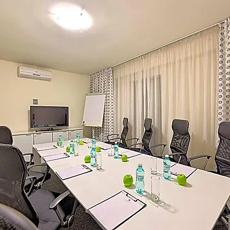 Hotel Cubix