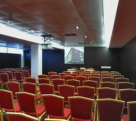 Cubix Hotell 4*