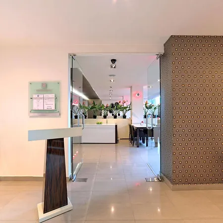 Hotel Cubix 4*