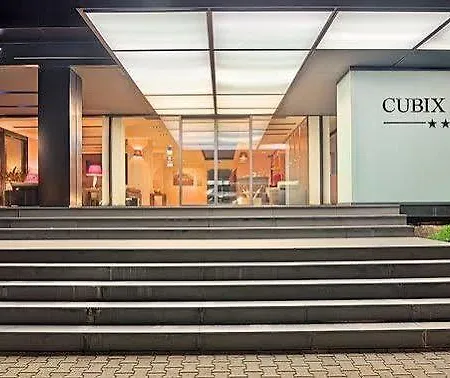 Cubix Hotell 4*
